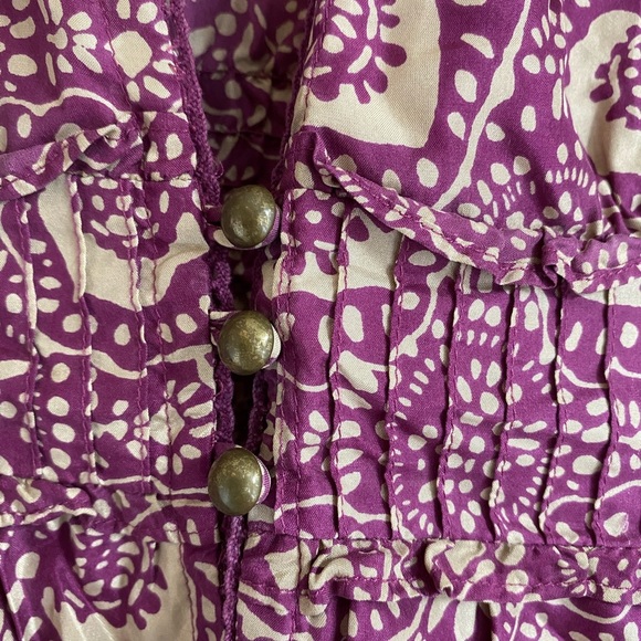 100% silk Top w/ brass buttons - Picture 6 of 10